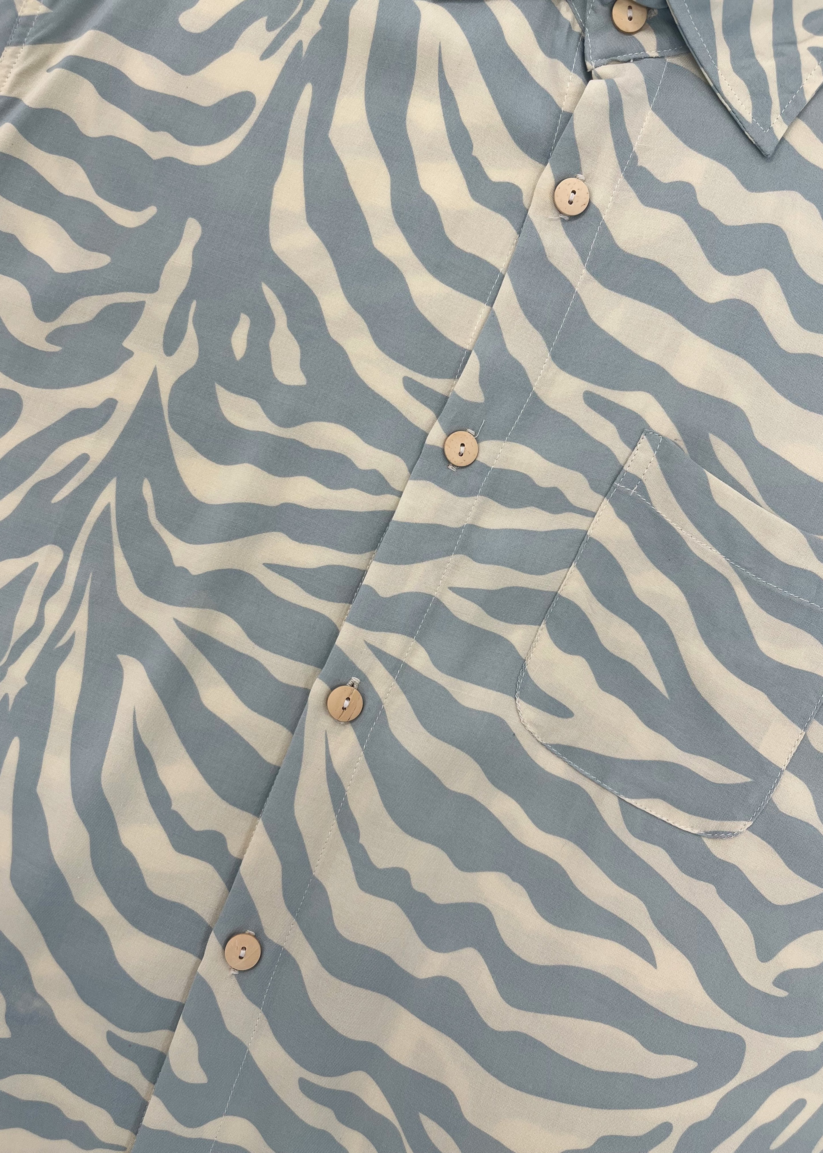 TIGER BUTTON UP - Image 4